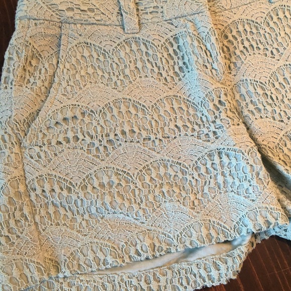 ☀️LOFT 4” Lace Crochet Shorts - Picture 3 of 8